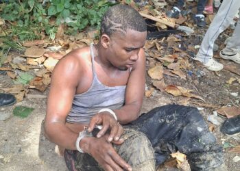Policía frustra asalto y hiere a dos hombres en Villa Mella