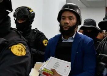 Envían a juicio a exfiscal acusado de recibir soborno