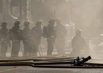 Explosión en base militar de Canadá deja muertos y heridos