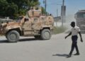 Tropas salvadoreñas desplegadas en Haití para buscar a cuatro militares presuntamente capturados.
