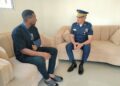 Director de la Policía visita a cabo herido en Villa Mella