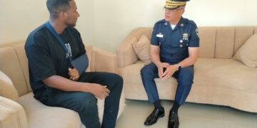 Director de la Policía visita a cabo herido en Villa Mella