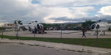 Siete helicópteros salvadoreños hacen escala en Jimaní