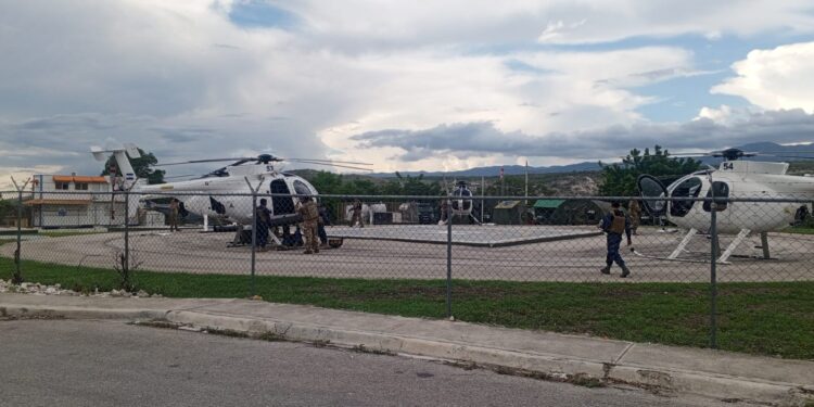 Siete helicópteros salvadoreños hacen escala en Jimaní