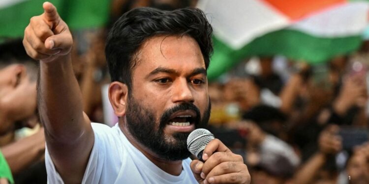 India detiene a líder de movimiento político juvenil