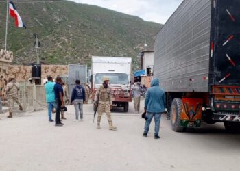 Refuerzan presencia militar en Jimaní y Mal Paso sigue abierto