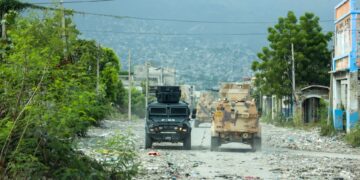 El Salvador despliega 450 militares en Haití para buscar soldados