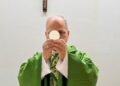 Papa León XIV celebra misa en hospital Gemelli de Roma