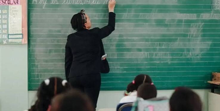 ADP cuestiona resultados evaluación docente