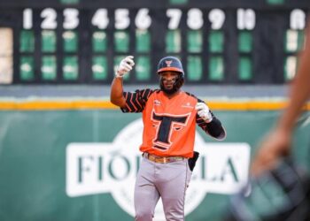Toros vencen 6-4 a las Estrellas con dos jonrones